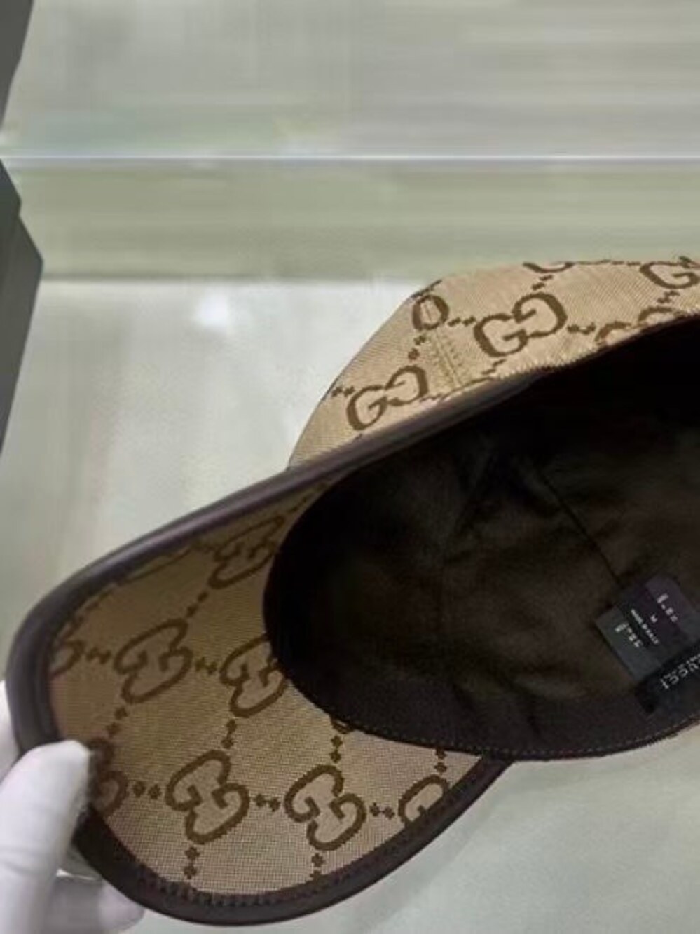 Gucci GG Canvas Baseball Cap with Leather Trim - Picture 4 of 4